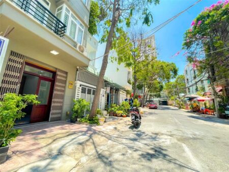Nhà phố C16 Hồ Quý Ly