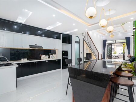 Nhà phố 111/4 Hoàng Hoa Thám