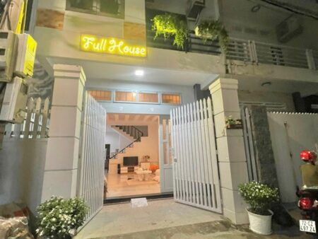 Nhà nguyên căn 128/28 Hoàng Hoa Thám