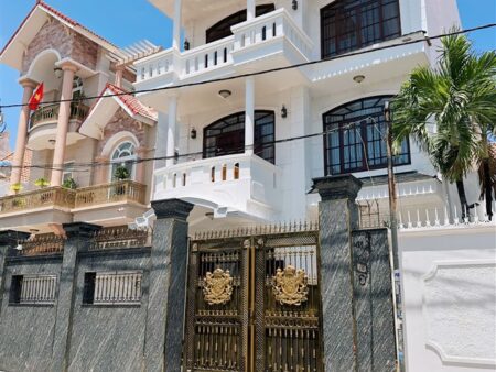 Nhà nguyên căn 4F Lạc Long Quân